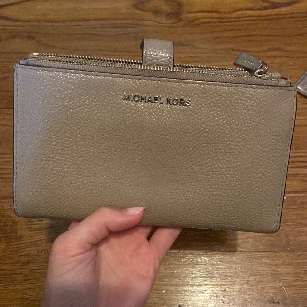 Beige Michael Kors wallet